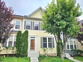 15330 Elizabeth Burbage Loop in Woodbridge, VA - Building Photo