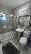 18830 NW 7th Ave, Unit 1 in Miami, FL - Building Photo - Building Photo