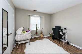 6145 Meadow Rose Ln Apt K, Unit Apt K in Charlotte, NC - Building Photo - Building Photo