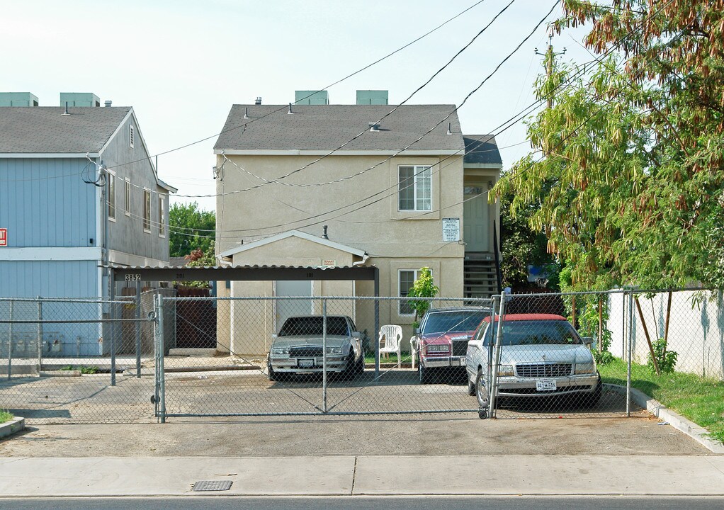 3852 Olive Ave in Fresno, CA - Building Photo