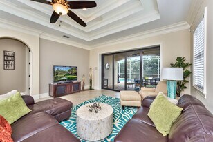 715 102nd Ave N, Unit SI ID1504167P in Naples, FL - Building Photo