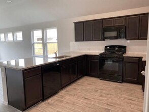 124 Trailside Ln in Bastrop, TX - Building Photo - Building Photo