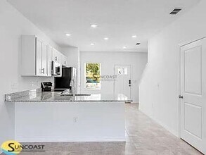 7215 Sabal Ter in Jacksonville, FL - Building Photo - Building Photo