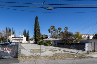14554 W Moorpark St in Sherman Oaks, CA - Building Photo