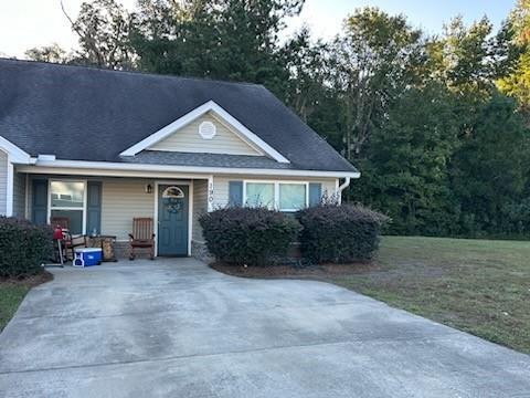 190 Joshua Cir in Brunswick, GA - Foto de edificio - Building Photo