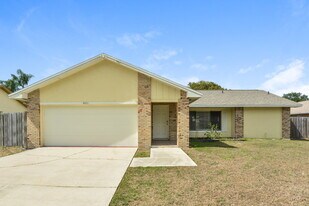 8431 Alveron Ave in Orlando, FL - Building Photo