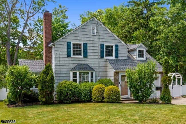 property at 328 E Cedar St