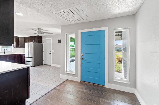 6070 Denver St NE in St. Petersburg, FL - Building Photo - Building Photo