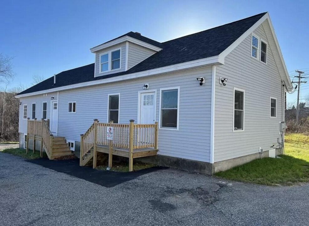 37 B High St in Sanford, ME - Building Photo