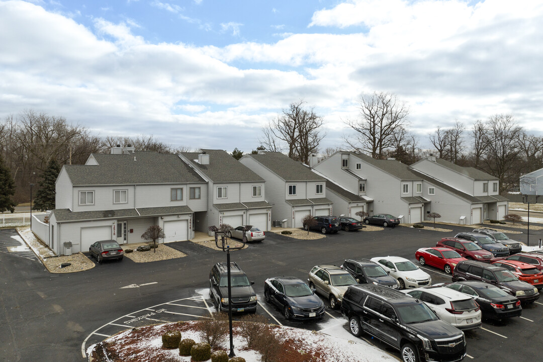 Heather Village Condominium in Toledo, OH - Building Photo