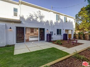 5602 W 78th St in Los Angeles, CA - Building Photo - Building Photo