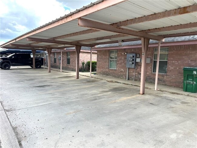 18 S Kumquat St in Pharr, TX - Building Photo - Building Photo