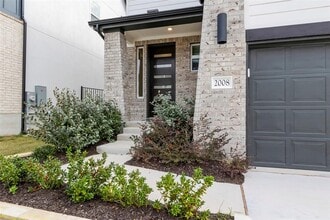 2008 Kit Cir in Austin, TX - Building Photo - Building Photo