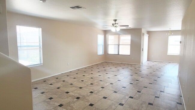 1373 S Wagon Wheel Ct in Chandler, AZ - Building Photo - Building Photo