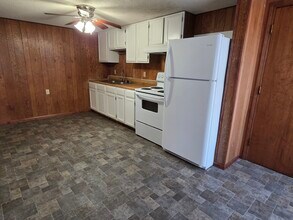 105 S Elson St, Unit 1 in Kirksville, MO - Foto de edificio - Building Photo