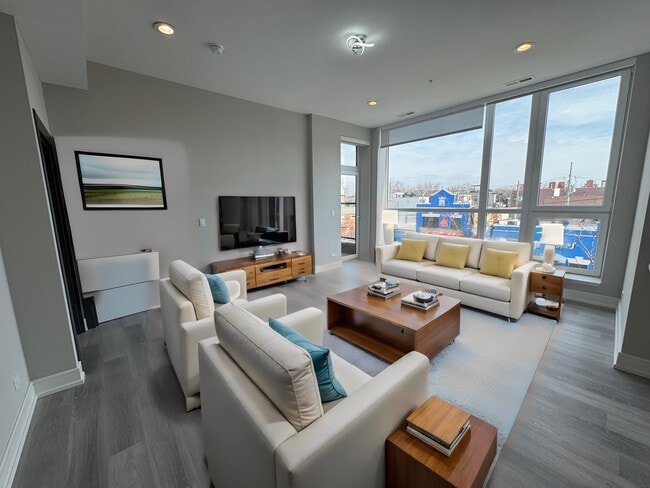 2406 W Armitage Ave in Chicago, IL - Building Photo - Building Photo