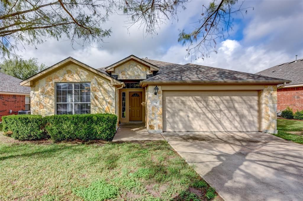 834 Dark Horse Ln in Buda, TX - Building Photo