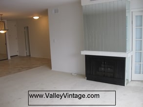 11687 Montana Ave in Los Angeles, CA - Building Photo - Building Photo
