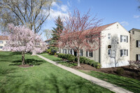 Hilltop Manor Apartments in Little Falls, NJ - Building Photo - Building Photo