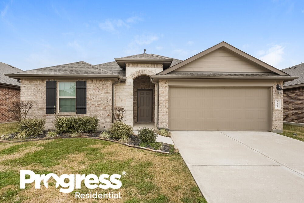 3918 Barnacle Ct in Baytown, TX - Building Photo