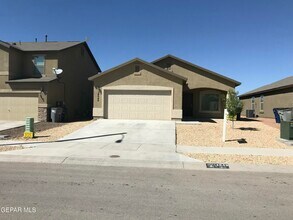 14649 Friesian Trail in El Paso, TX - Building Photo - Building Photo