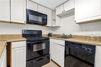 3451 Cobbs Ferry Dr in Decatur, GA - Building Photo - Building Photo