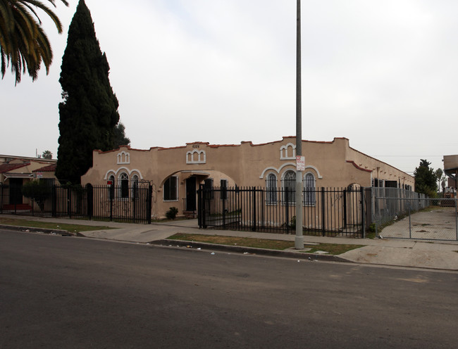 6326 Brynhurst Ave in Los Angeles, CA - Foto de edificio - Building Photo