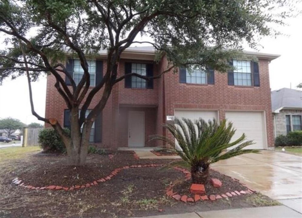 6038 Stirring Winds Dr in Houston, TX - Building Photo