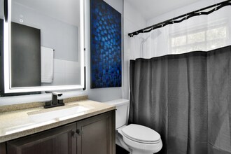 621 NE 28th St in Wilton Manors, FL - Building Photo - Building Photo