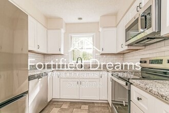 814 N Greenbriar St in Liberty, NC - Building Photo - Building Photo