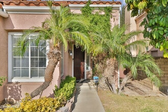 2598 Winthrop Ct in Simi Valley, CA - Building Photo - Building Photo