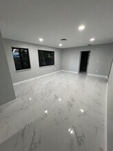 285 NE 43rd St in Pompano Beach, FL - Building Photo - Building Photo