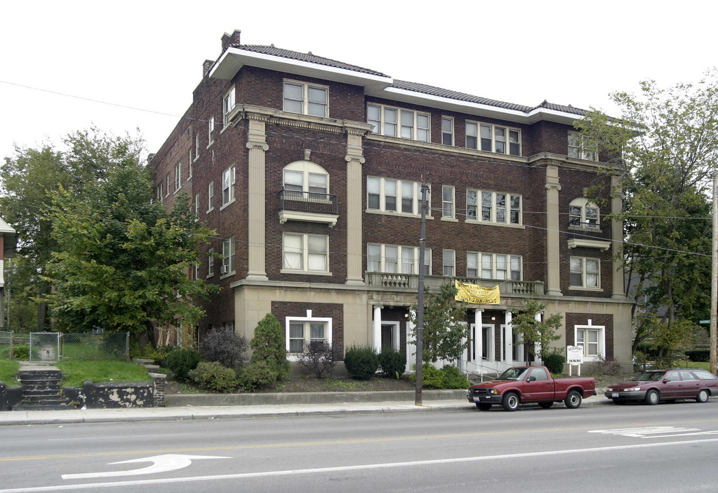 Rosemont Apartments in Cleveland, OH - Building Photo