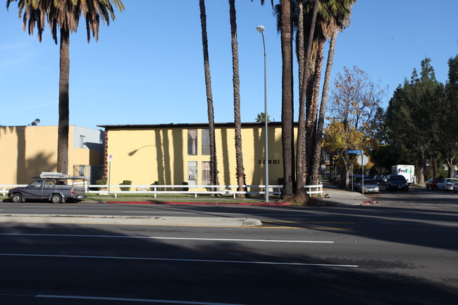 Sherman Way Apartments in Canoga Park, CA - Building Photo - Building Photo