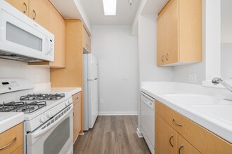 Monte Carlo (62+ Community) in Marina Del Rey, CA - Foto de edificio - Interior Photo