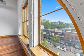 Emporium Lofts in Knoxville, TN - Building Photo - Building Photo