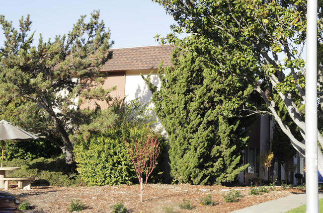 1314 Galleon Way in San Luis Obispo, CA - Foto de edificio - Building Photo