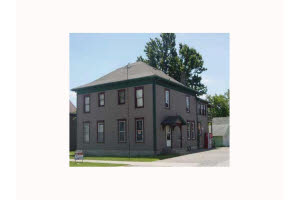 417-419 W Second St in Rushville, IN - Foto de edificio