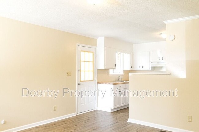 807 Henderson Ave in Rossville, GA - Building Photo - Building Photo