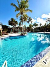 8277 SW 128th St in Pinecrest, FL - Building Photo - Building Photo