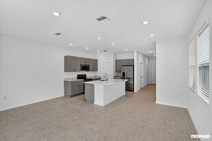 316 Riverfront Wy in Edgewater, FL - Building Photo