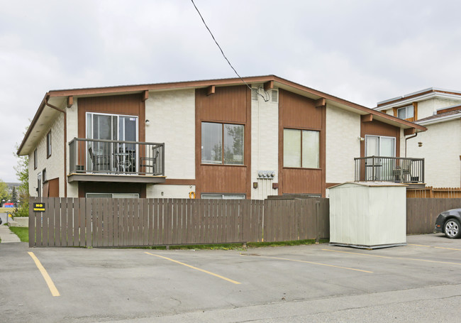 16 Huntley Close NE in Calgary, AB - Building Photo - Building Photo