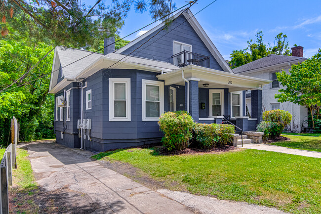 202 Wilson St in Greensboro, NC - Foto de edificio - Building Photo