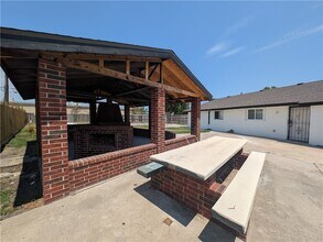5201 Hitching Post Ln in Corpus Christi, TX - Building Photo - Building Photo