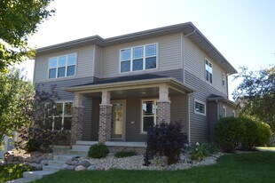 8921 Snowberry Ln in Verona, WI - Building Photo