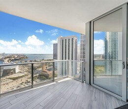 851 NE 1st Ave, Unit 2909 in Miami, FL - Building Photo - Building Photo