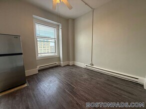 50 Franklin St, Unit 704 in Worcester, MA - Foto de edificio - Building Photo