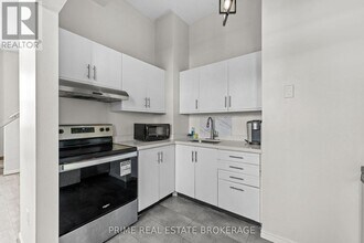 366 Richmond St in London, ON - Building Photo - Building Photo