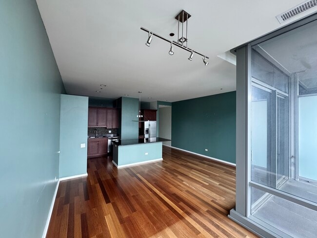 65 E Monroe St, Unit 4318 in Chicago, IL - Building Photo - Building Photo