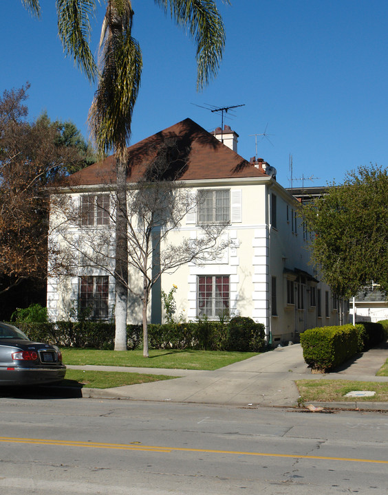 11151 Camarillo St in North Hollywood, CA - Building Photo